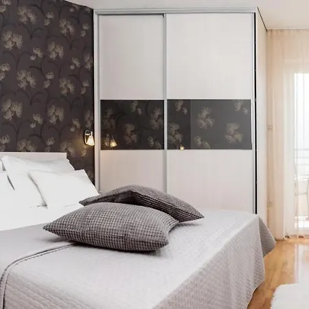 10339b * Rogoznica (Sibenik-Knin)