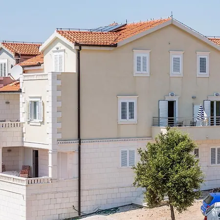 Apartment 10339b