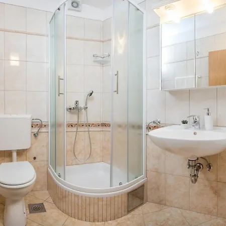 10339b Apartment