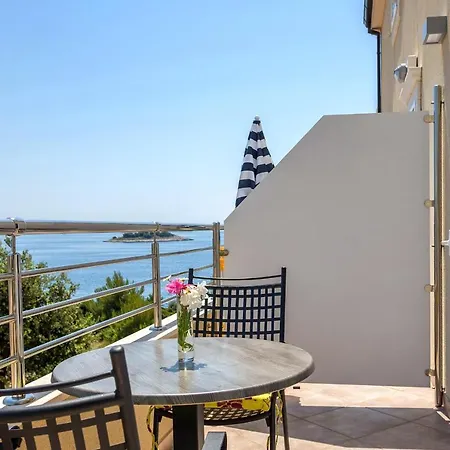 10339b * Rogoznica (Sibenik-Knin)